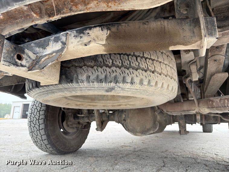image for item DZ4882 1999 Ford F350 Super Duty Crew Cab pickup truck