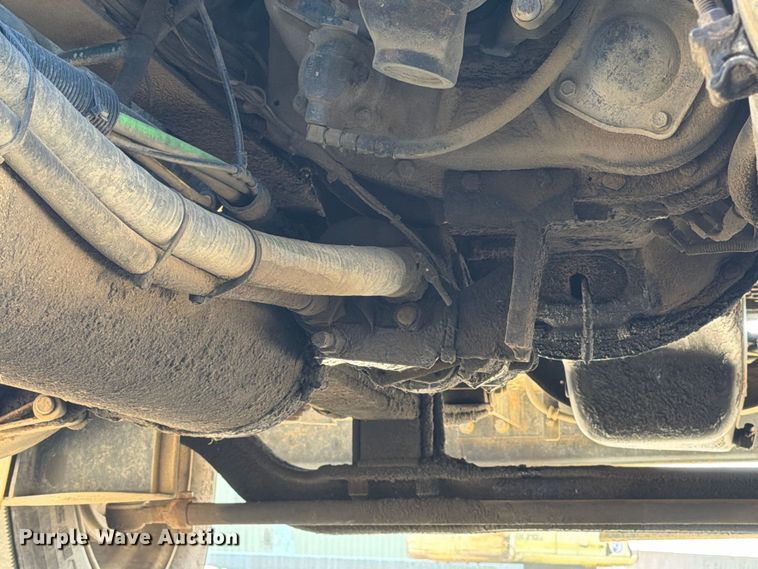 image for item EA0509 2000 Freightliner Conventional semi truck