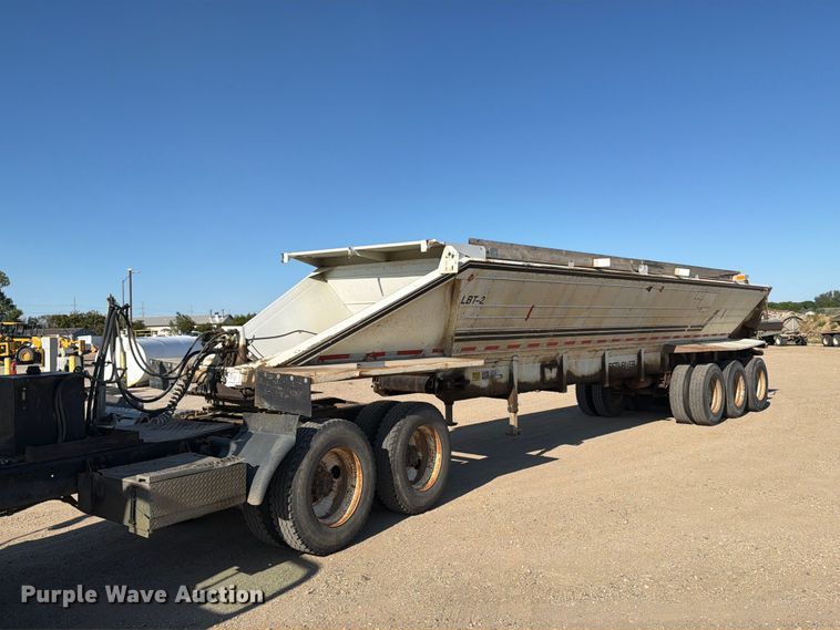 image for item EA0510 1994 Red River live bottom trailer