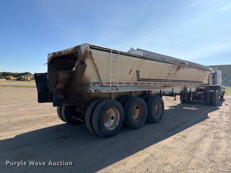 image for item EA0510 1994 Red River live bottom trailer