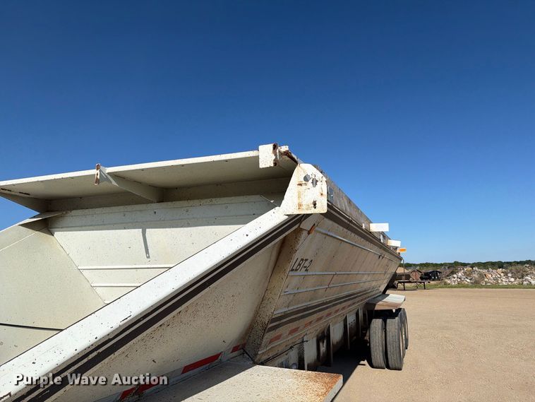 image for item EA0510 1994 Red River live bottom trailer