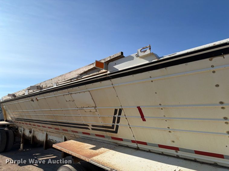image for item EA0510 1994 Red River live bottom trailer