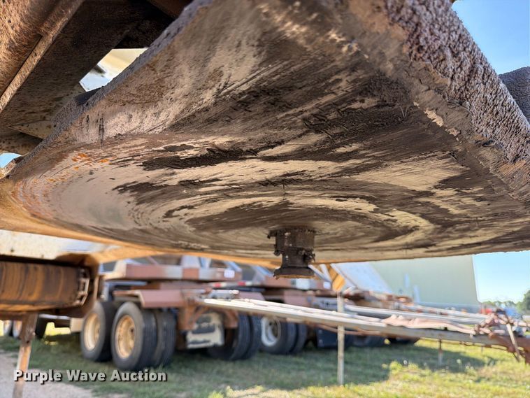 image for item EA0510 1994 Red River live bottom trailer