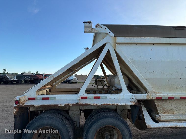 image for item EA0513 2009 Dragon Ranco bottom dump pup trailer  