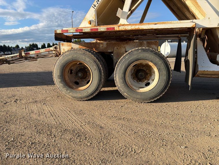 image for item EA0513 2009 Dragon Ranco bottom dump pup trailer  