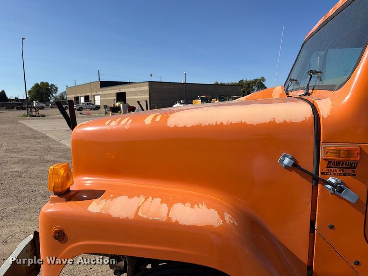 image for item EA0514 1999 International F-2574 truck cab and chassis