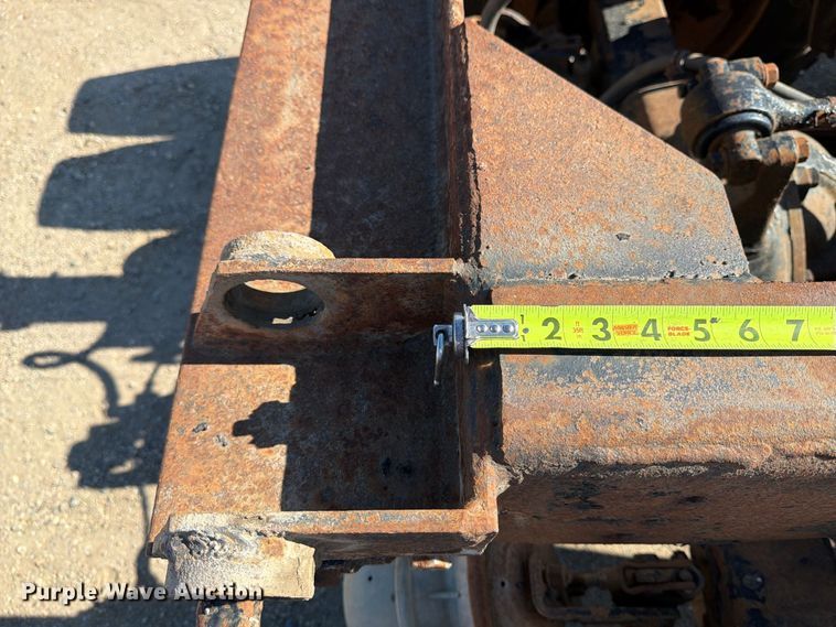 image for item EA0514 1999 International F-2574 truck cab and chassis
