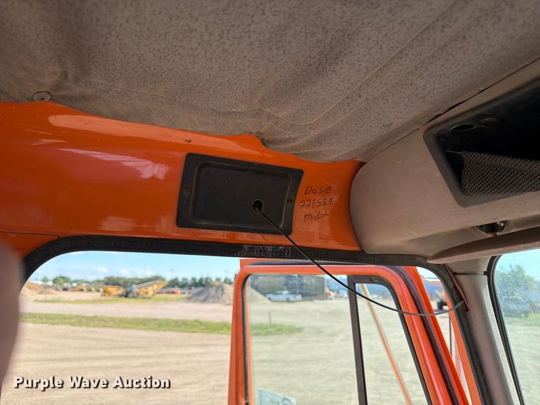 image for item EA0514 1999 International F-2574 truck cab and chassis