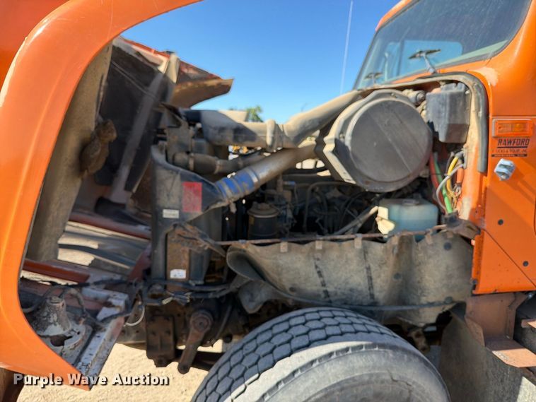 image for item EA0514 1999 International F-2574 truck cab and chassis