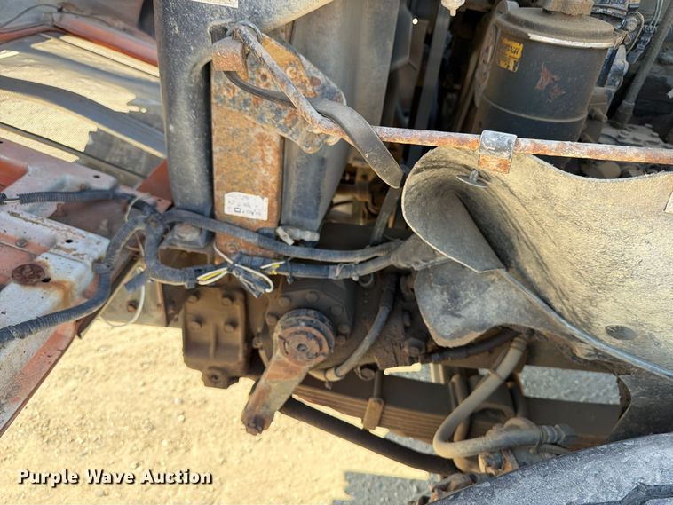 image for item EA0514 1999 International F-2574 truck cab and chassis