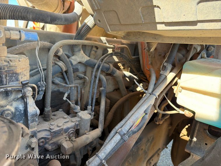 image for item EA0514 1999 International F-2574 truck cab and chassis