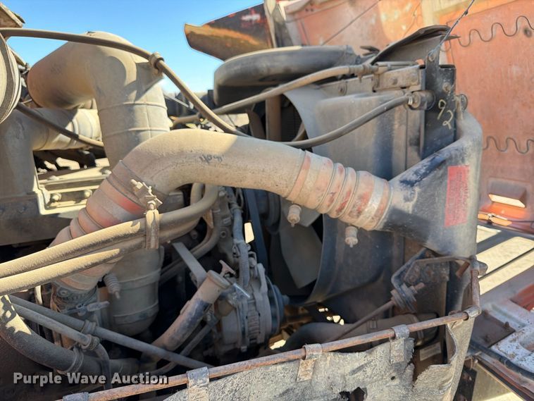 image for item EA0514 1999 International F-2574 truck cab and chassis