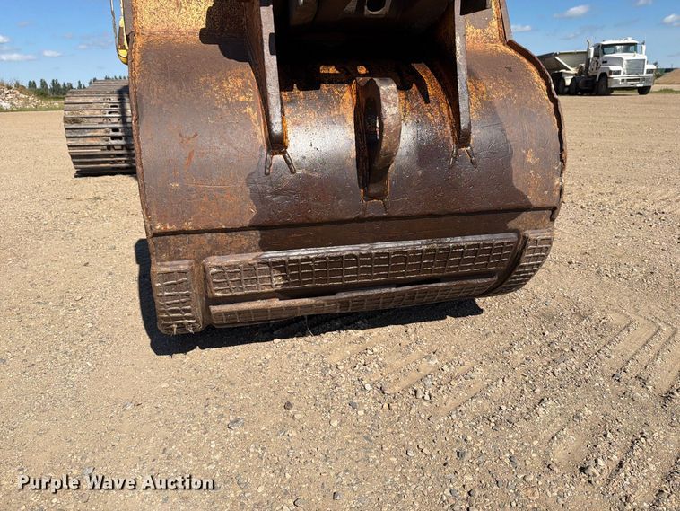 image for item EA0515 Kobelco SK210LC excavator