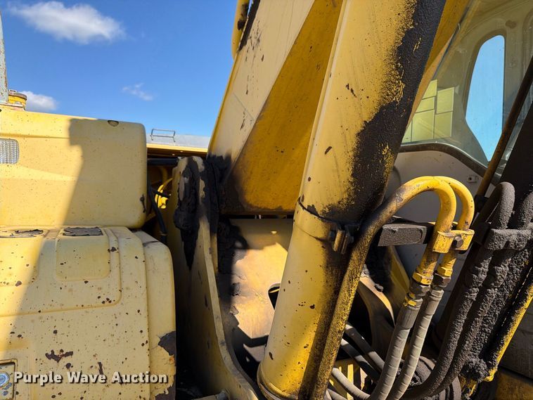 image for item EA0515 Kobelco SK210LC excavator
