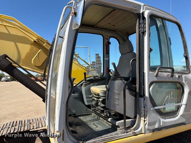 image for item EA0515 Kobelco SK210LC excavator