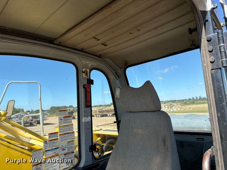 image for item EA0515 Kobelco SK210LC excavator