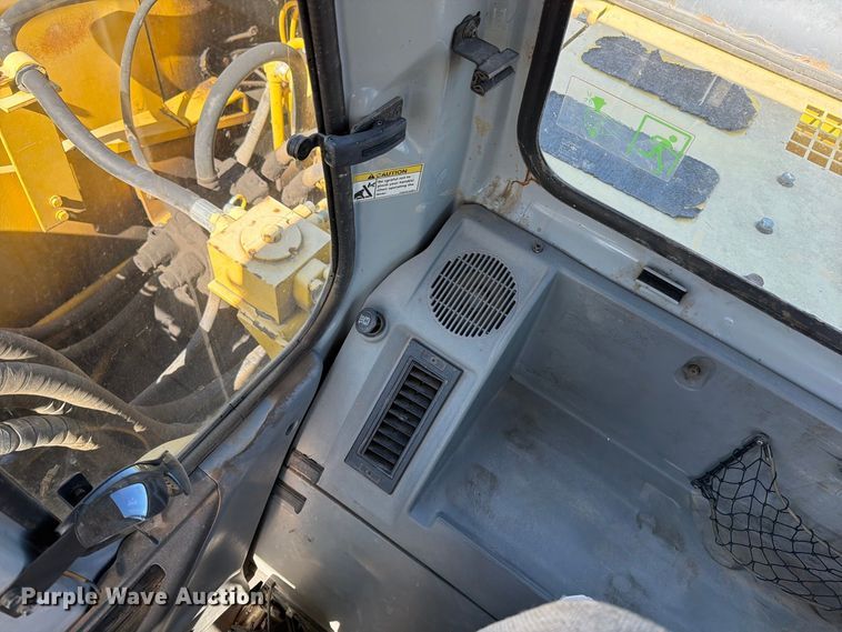 image for item EA0515 Kobelco SK210LC excavator