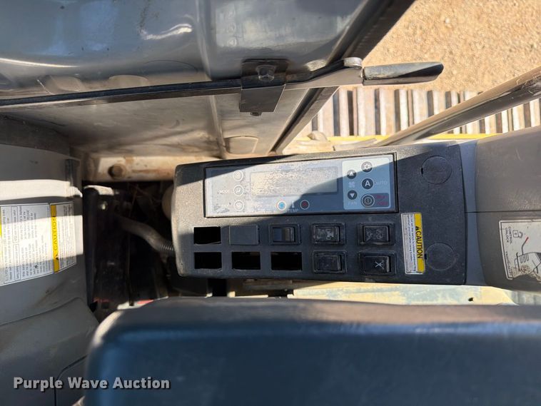 image for item EA0515 Kobelco SK210LC excavator