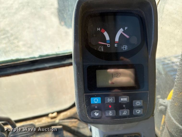 image for item EA0515 Kobelco SK210LC excavator