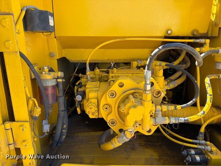 image for item EA0515 Kobelco SK210LC excavator