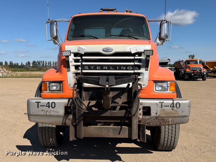 image for item EA0516 2006 Sterling Truck L9500 Series applicator truck
