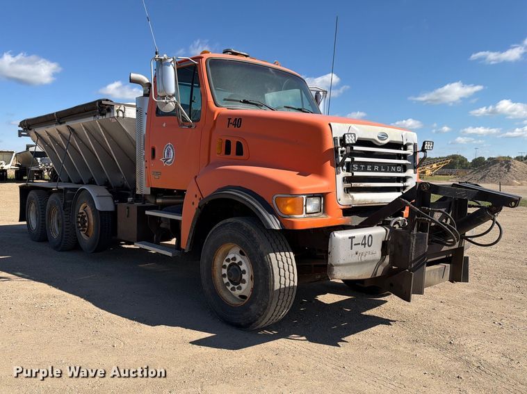 image for item EA0516 2006 Sterling Truck L9500 Series applicator truck