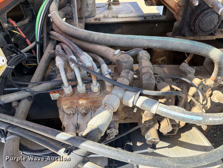 image for item EA0516 2006 Sterling Truck L9500 Series applicator truck