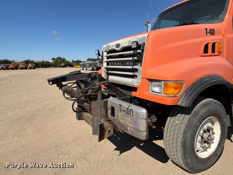 image for item EA0516 2006 Sterling Truck L9500 Series applicator truck