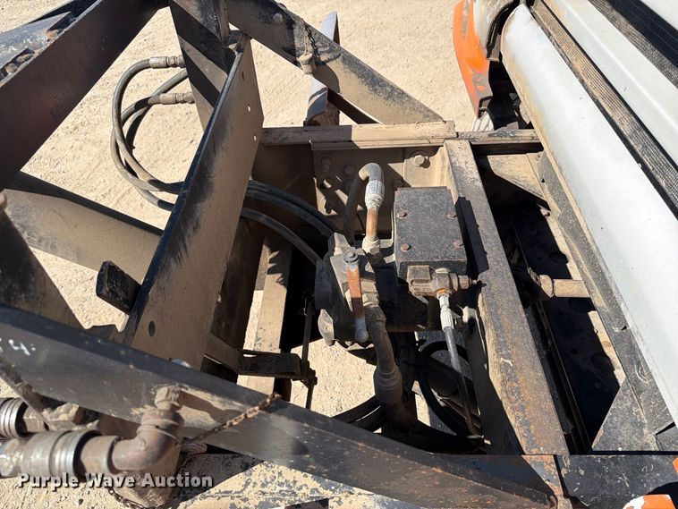 image for item EA0516 2006 Sterling Truck L9500 Series applicator truck