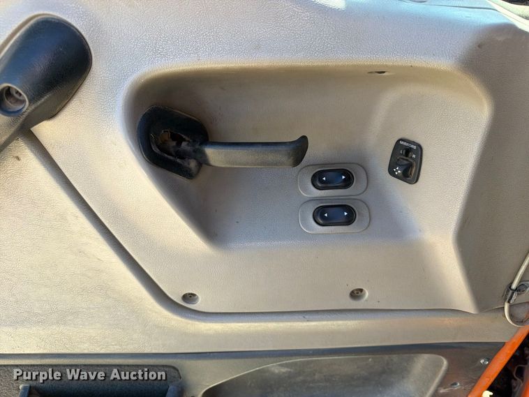 image for item EA0516 2006 Sterling Truck L9500 Series applicator truck