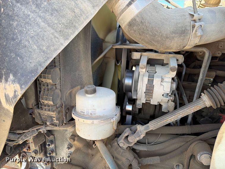 image for item EA0516 2006 Sterling Truck L9500 Series applicator truck