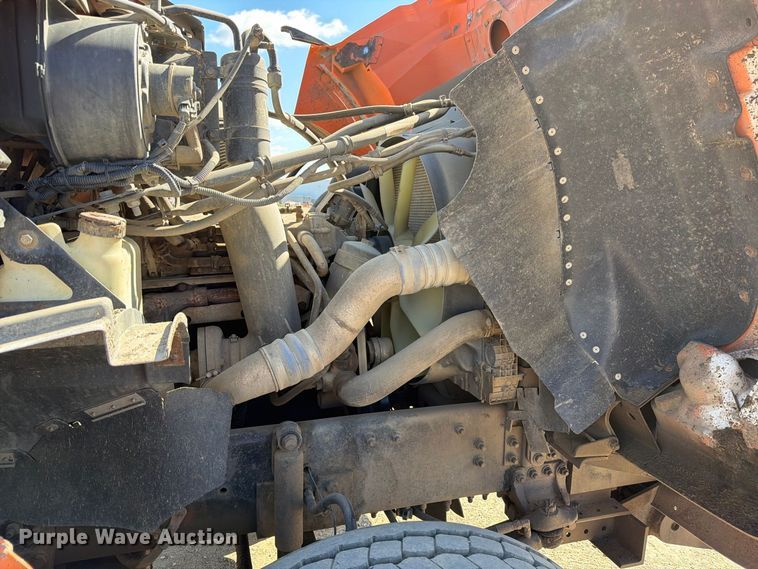 image for item EA0516 2006 Sterling Truck L9500 Series applicator truck
