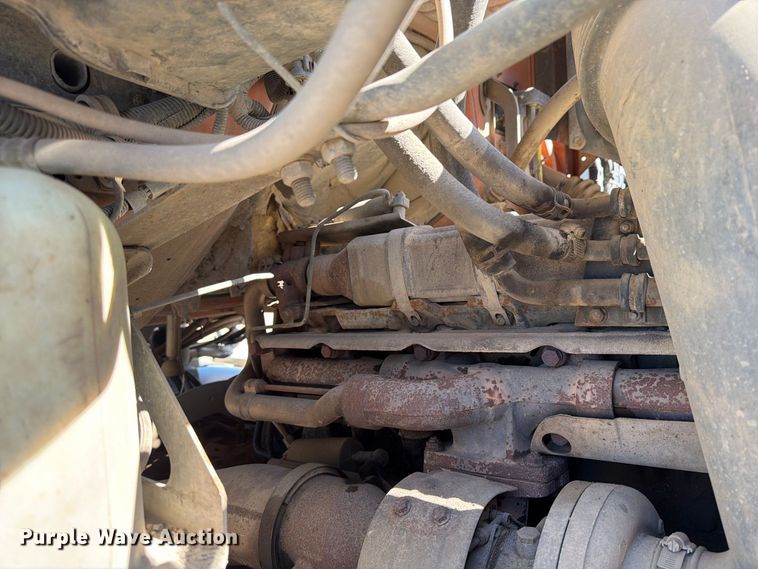 image for item EA0516 2006 Sterling Truck L9500 Series applicator truck