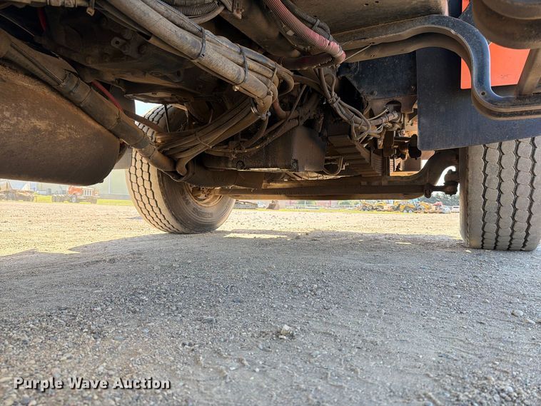 image for item EA0516 2006 Sterling Truck L9500 Series applicator truck