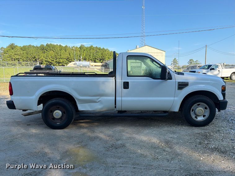 image for item EA7353 2008 Ford F250 Super Duty pickup truck