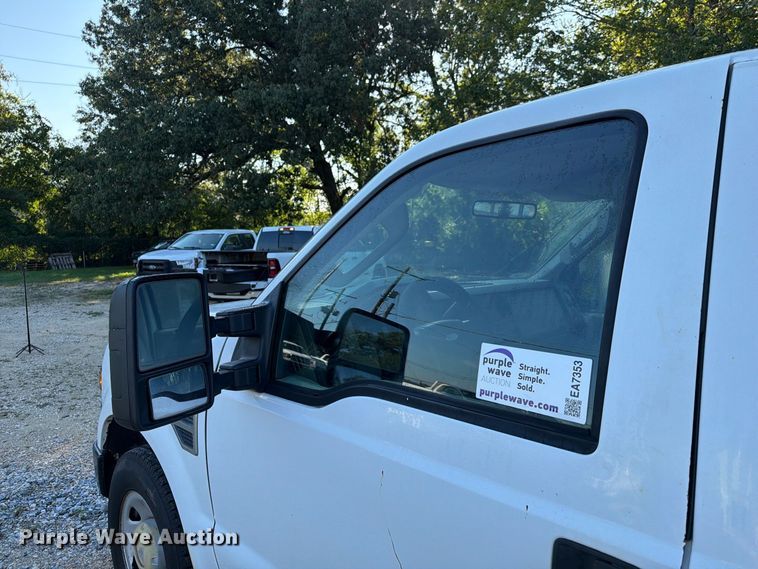 image for item EA7353 2008 Ford F250 Super Duty pickup truck