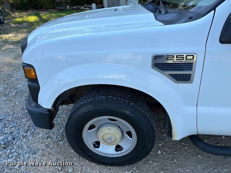 image for item EA7353 2008 Ford F250 Super Duty pickup truck