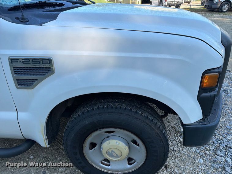image for item EA7353 2008 Ford F250 Super Duty pickup truck