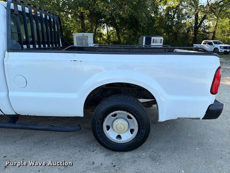image for item EA7353 2008 Ford F250 Super Duty pickup truck
