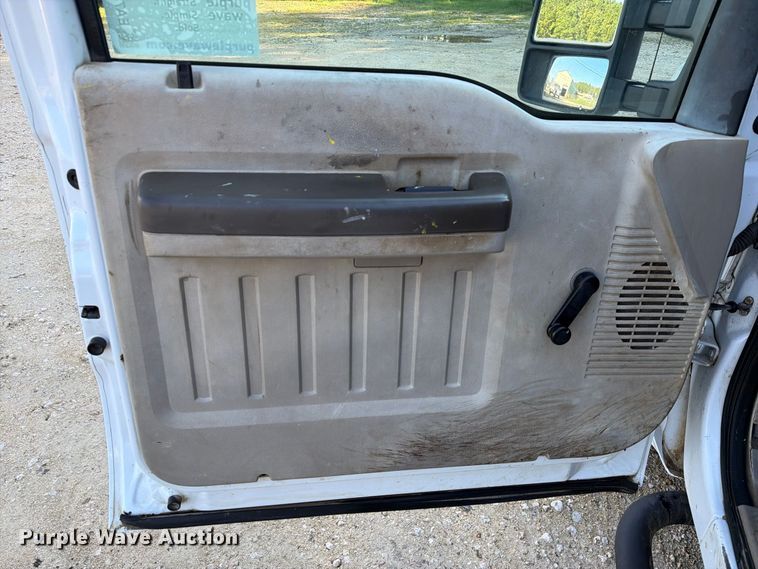 image for item EA7353 2008 Ford F250 Super Duty pickup truck