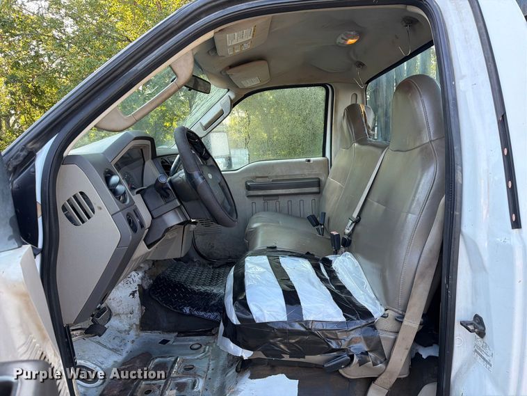 image for item EA7353 2008 Ford F250 Super Duty pickup truck