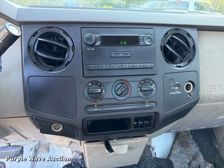 image for item EA7353 2008 Ford F250 Super Duty pickup truck