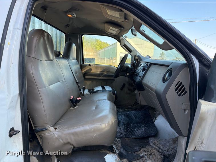 image for item EA7353 2008 Ford F250 Super Duty pickup truck
