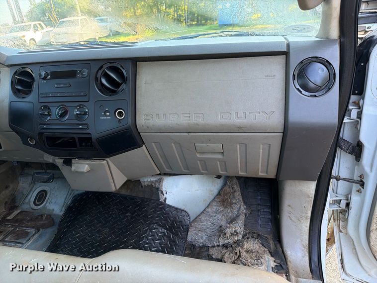 image for item EA7353 2008 Ford F250 Super Duty pickup truck