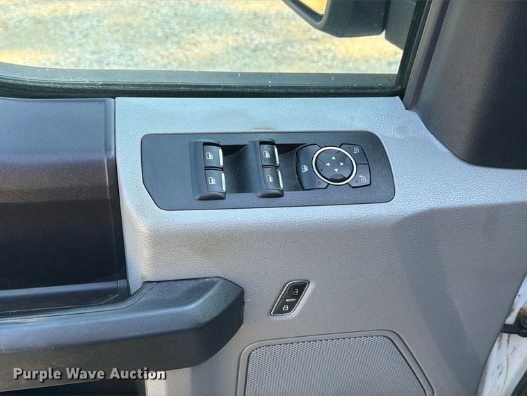 image for item EA7354 2018 Ford F150 Crew Cab pickup truck