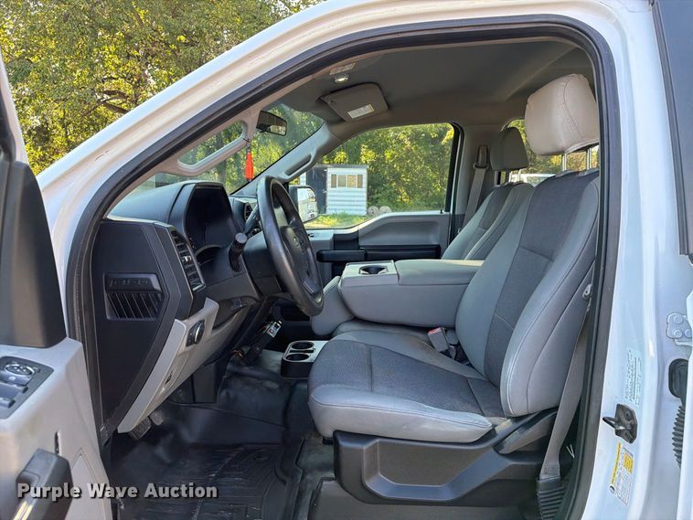 image for item EA7354 2018 Ford F150 Crew Cab pickup truck