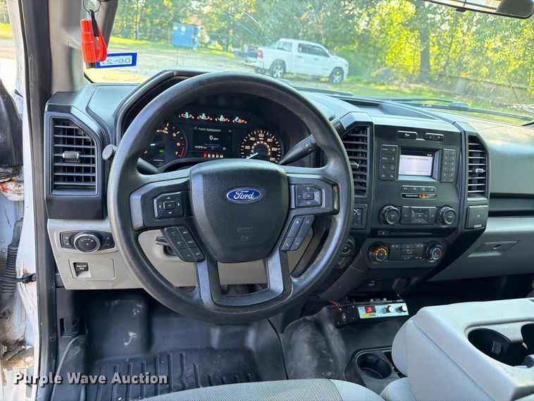 image for item EA7354 2018 Ford F150 Crew Cab pickup truck