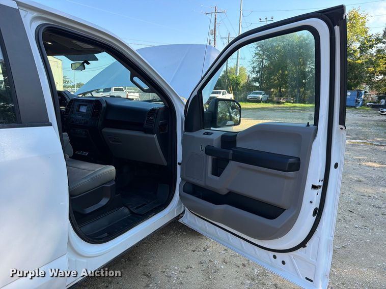 image for item EA7354 2018 Ford F150 Crew Cab pickup truck