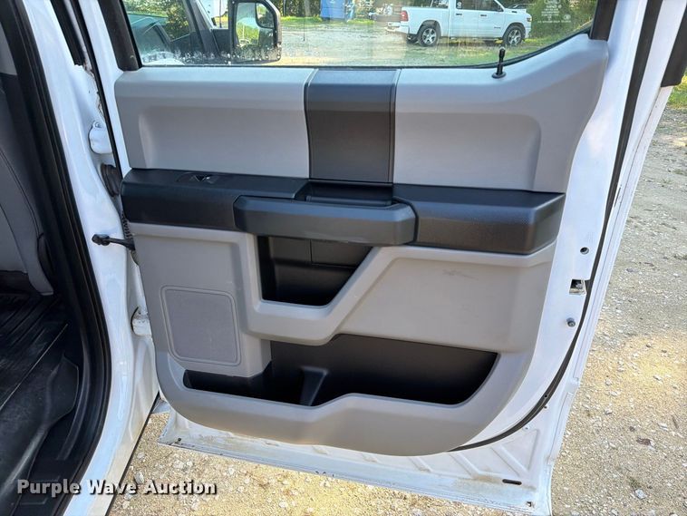 image for item EA7354 2018 Ford F150 Crew Cab pickup truck