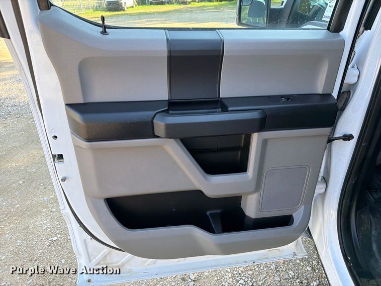 image for item EA7354 2018 Ford F150 Crew Cab pickup truck